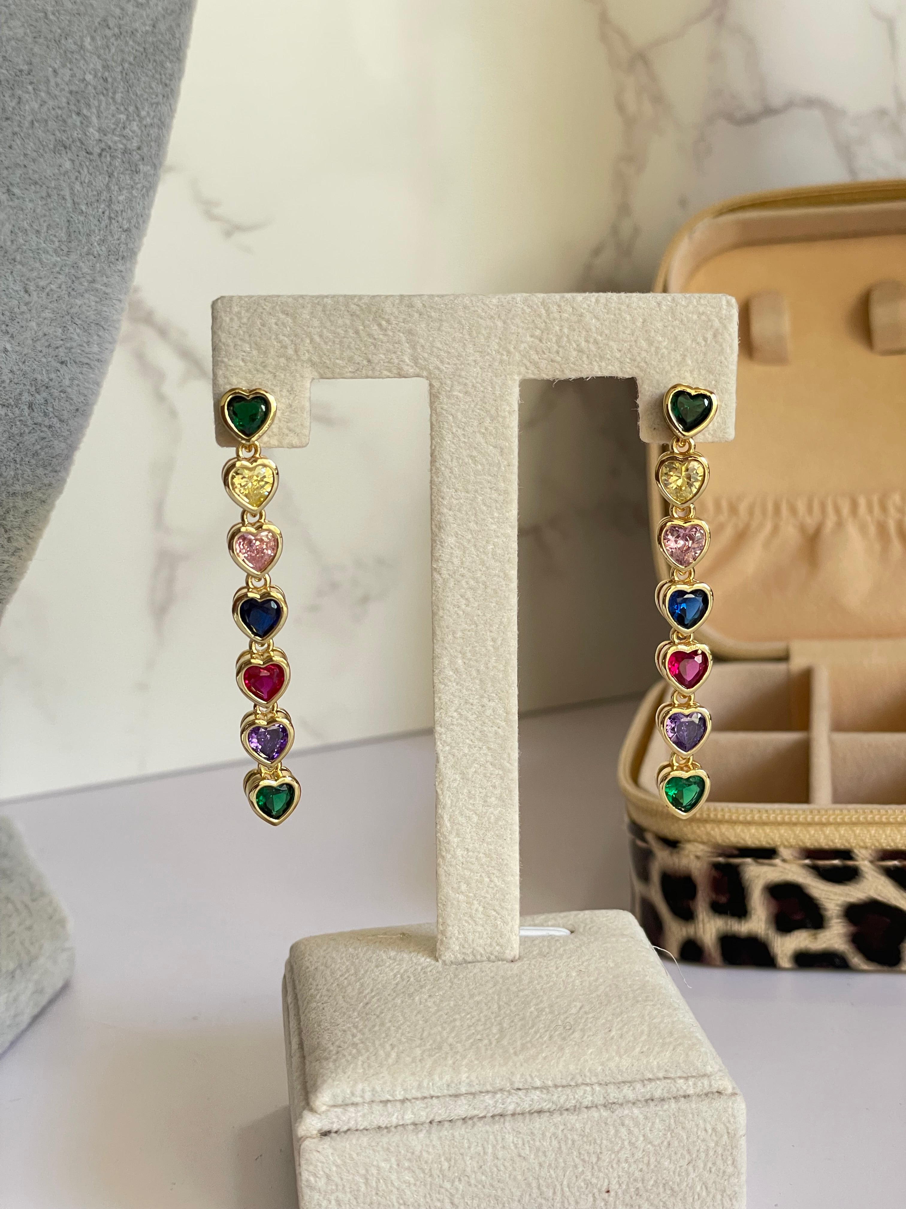 Aretes corazones colores