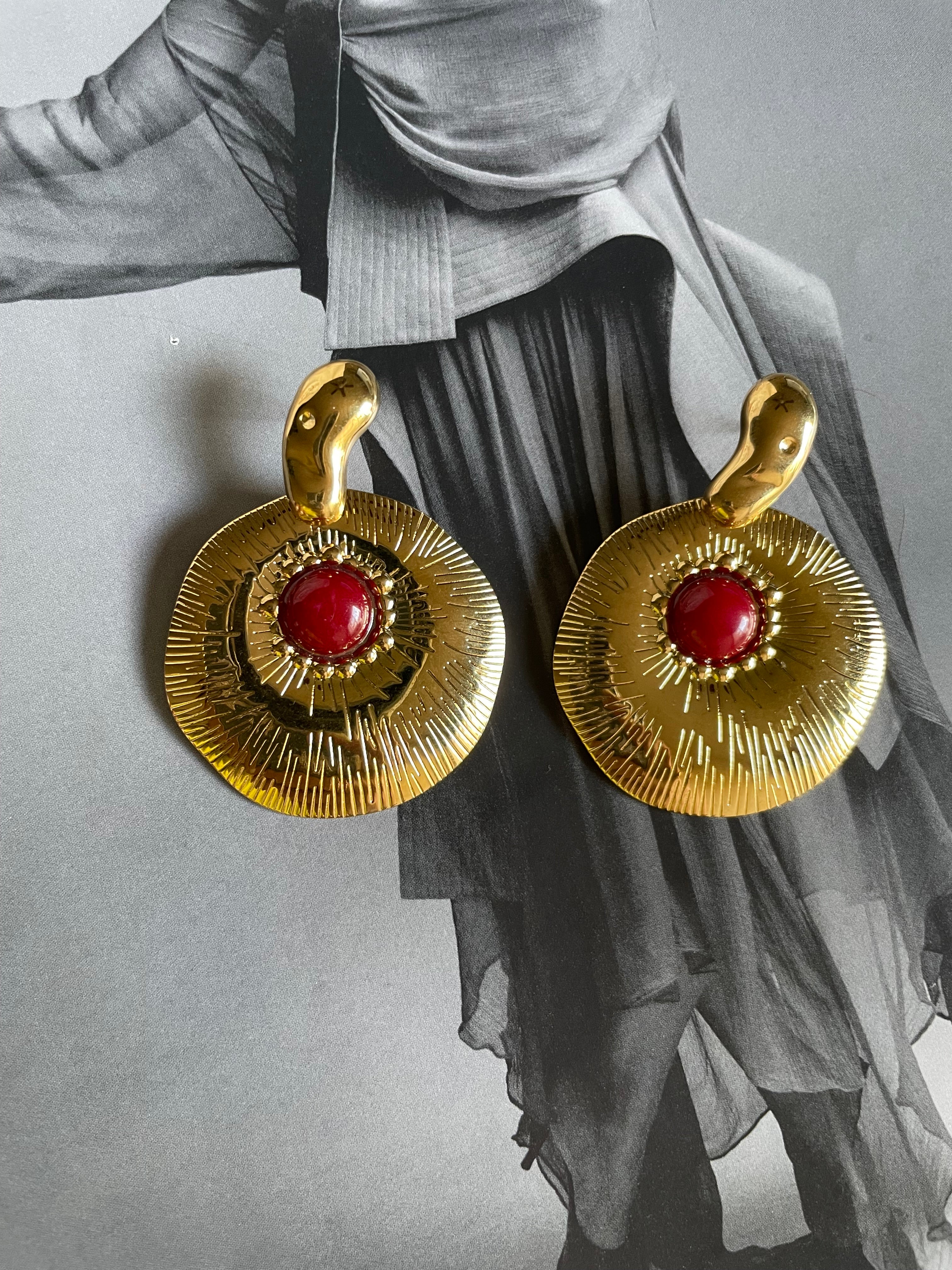Arete India rojo