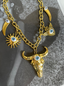 Cadena charms eye