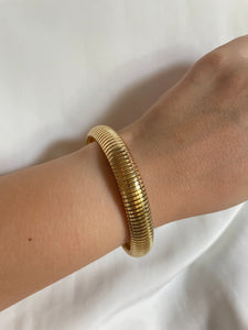 Brazalete resorte dorado