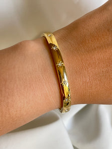 Brazalete estrellas blanca